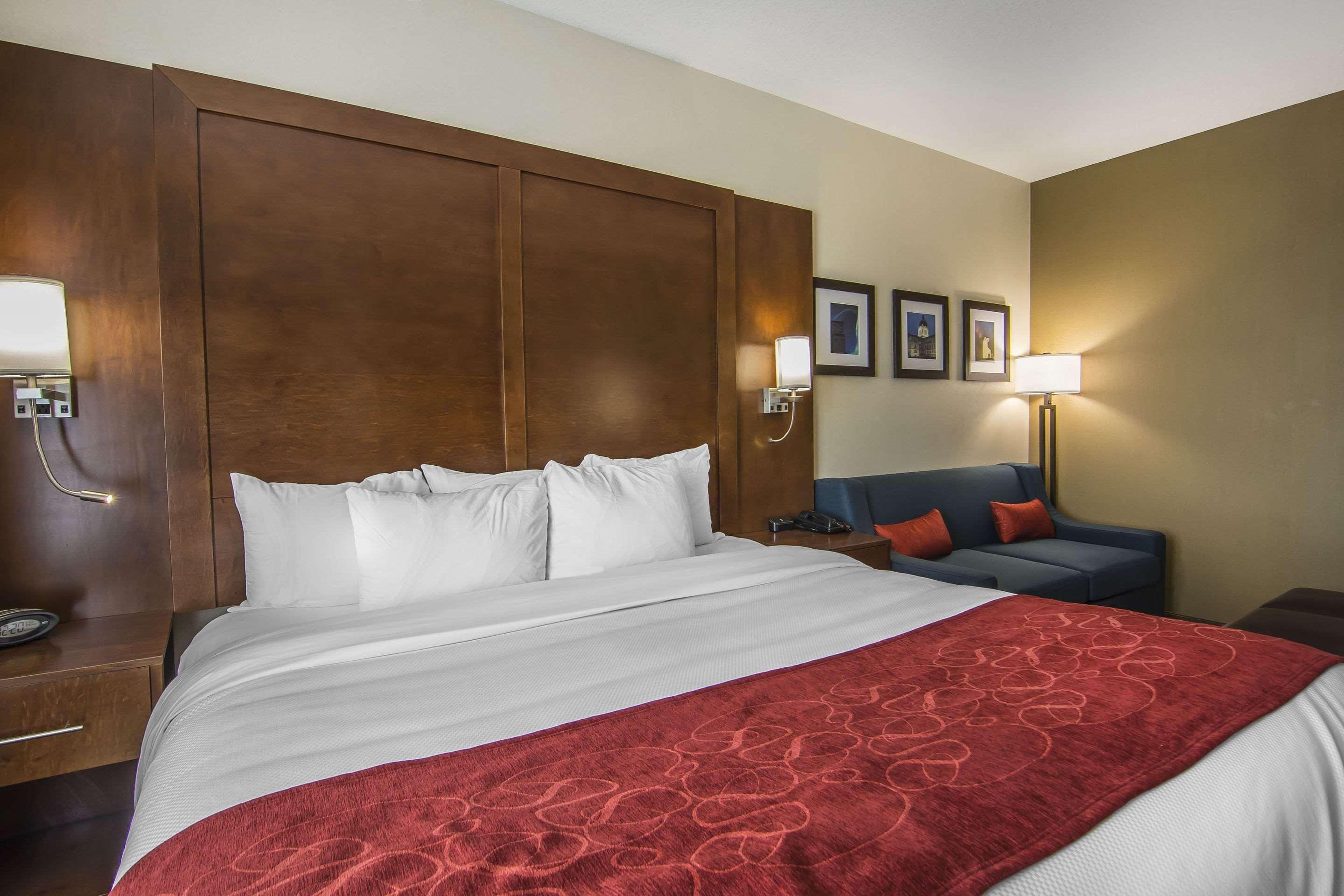 Comfort Suites Regina Ngoại thất bức ảnh