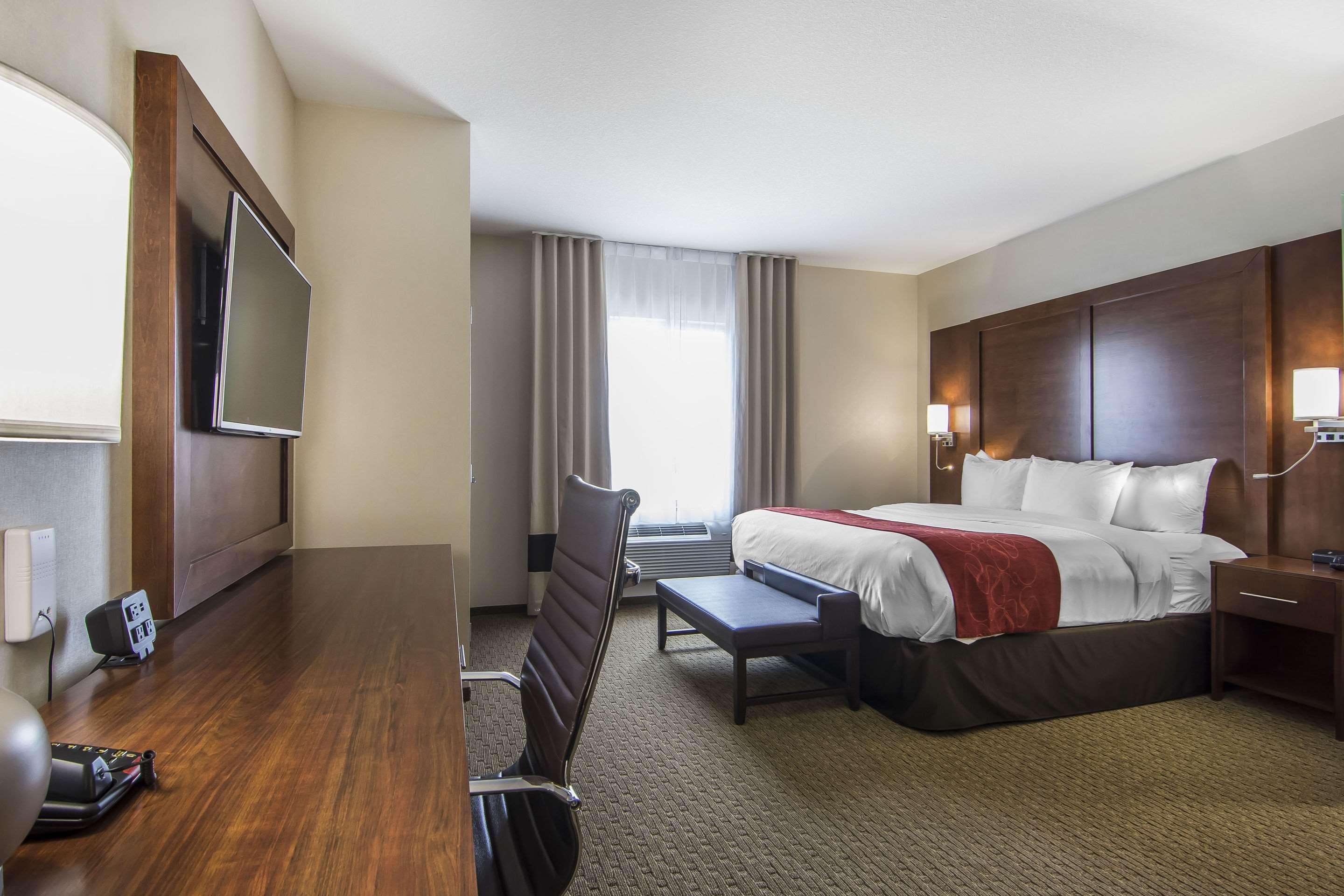 Comfort Suites Regina Ngoại thất bức ảnh