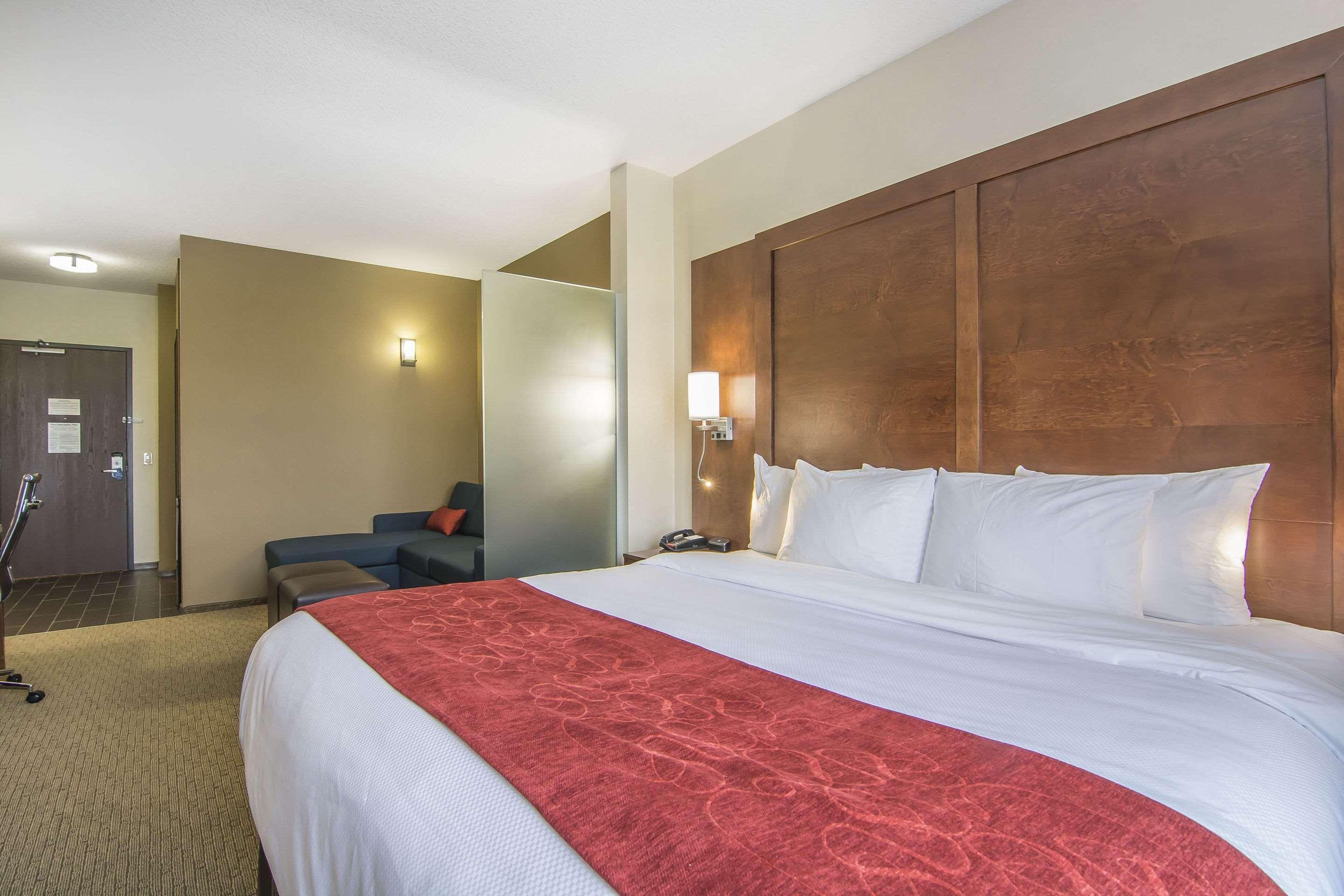 Comfort Suites Regina Ngoại thất bức ảnh