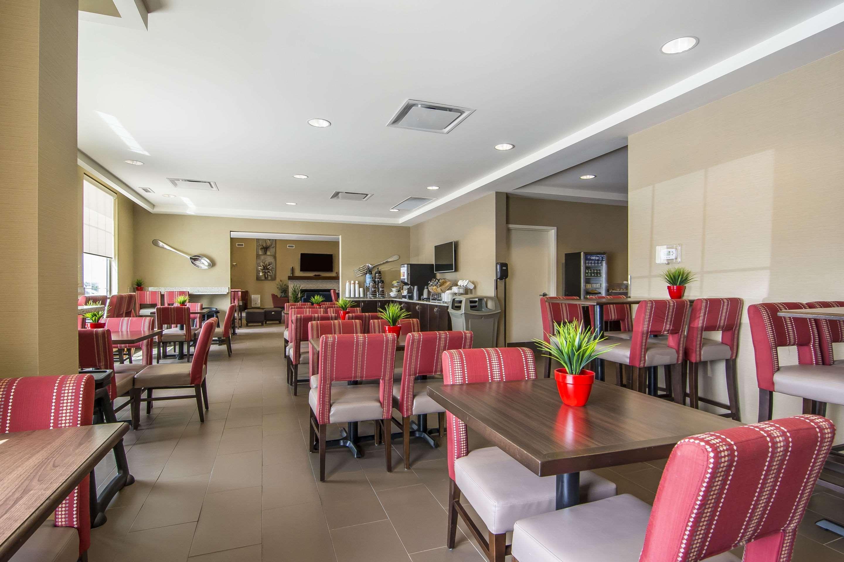 Comfort Suites Regina Ngoại thất bức ảnh