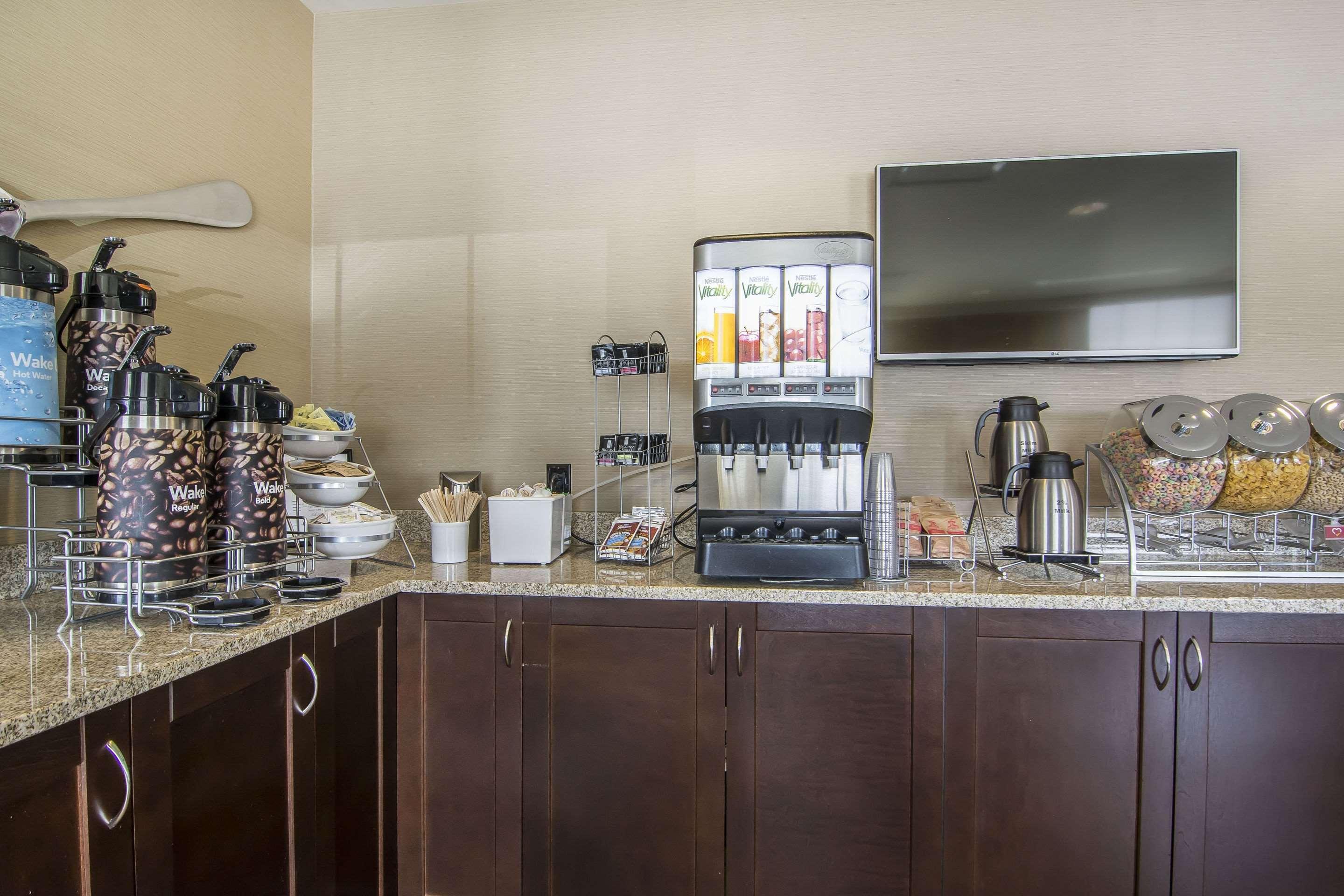 Comfort Suites Regina Ngoại thất bức ảnh