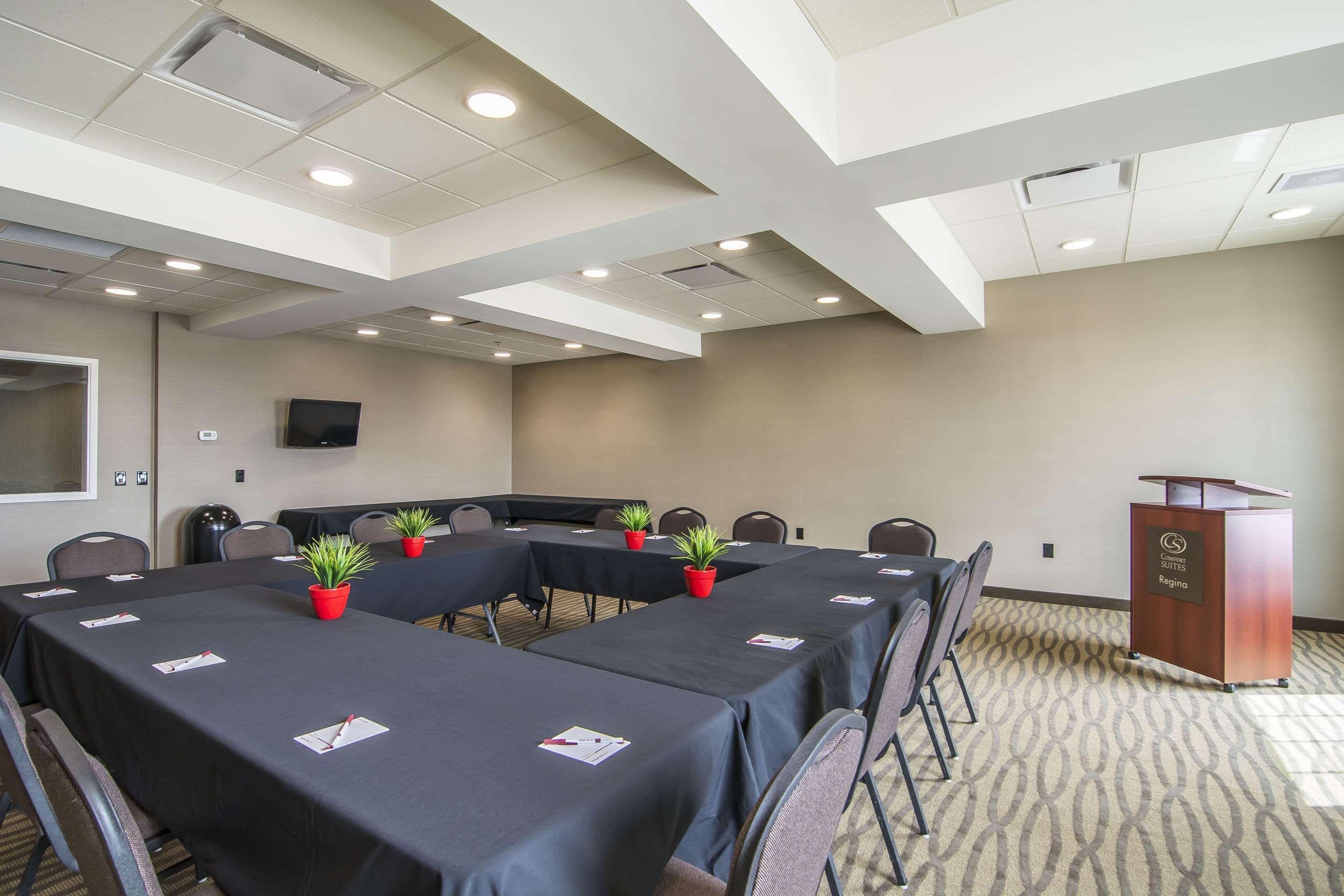 Comfort Suites Regina Ngoại thất bức ảnh