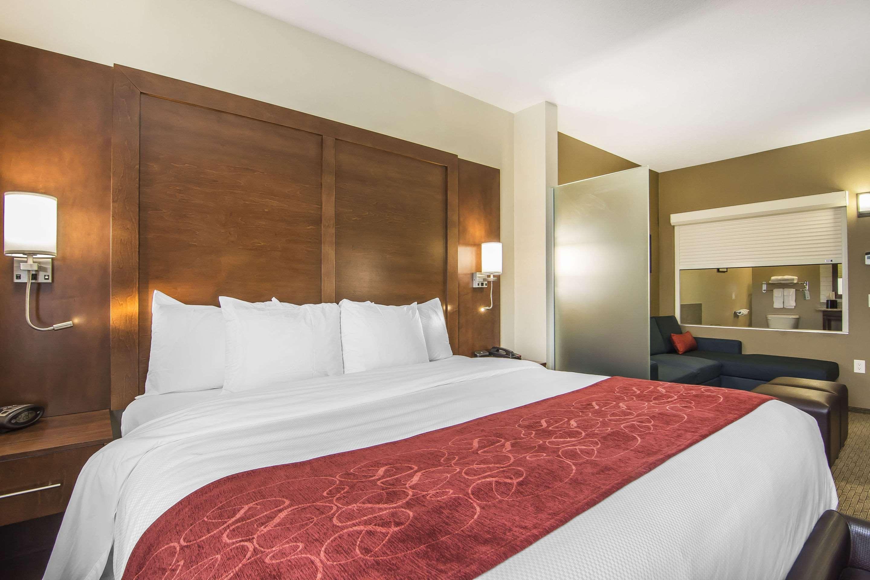 Comfort Suites Regina Ngoại thất bức ảnh