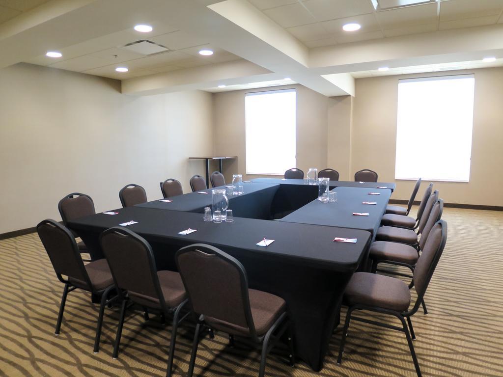 Comfort Suites Regina Ngoại thất bức ảnh
